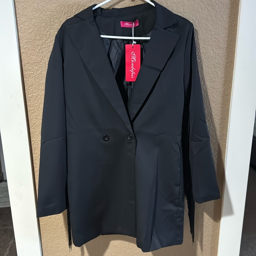 BRAND NEW LARGE FRINGED BLAZER